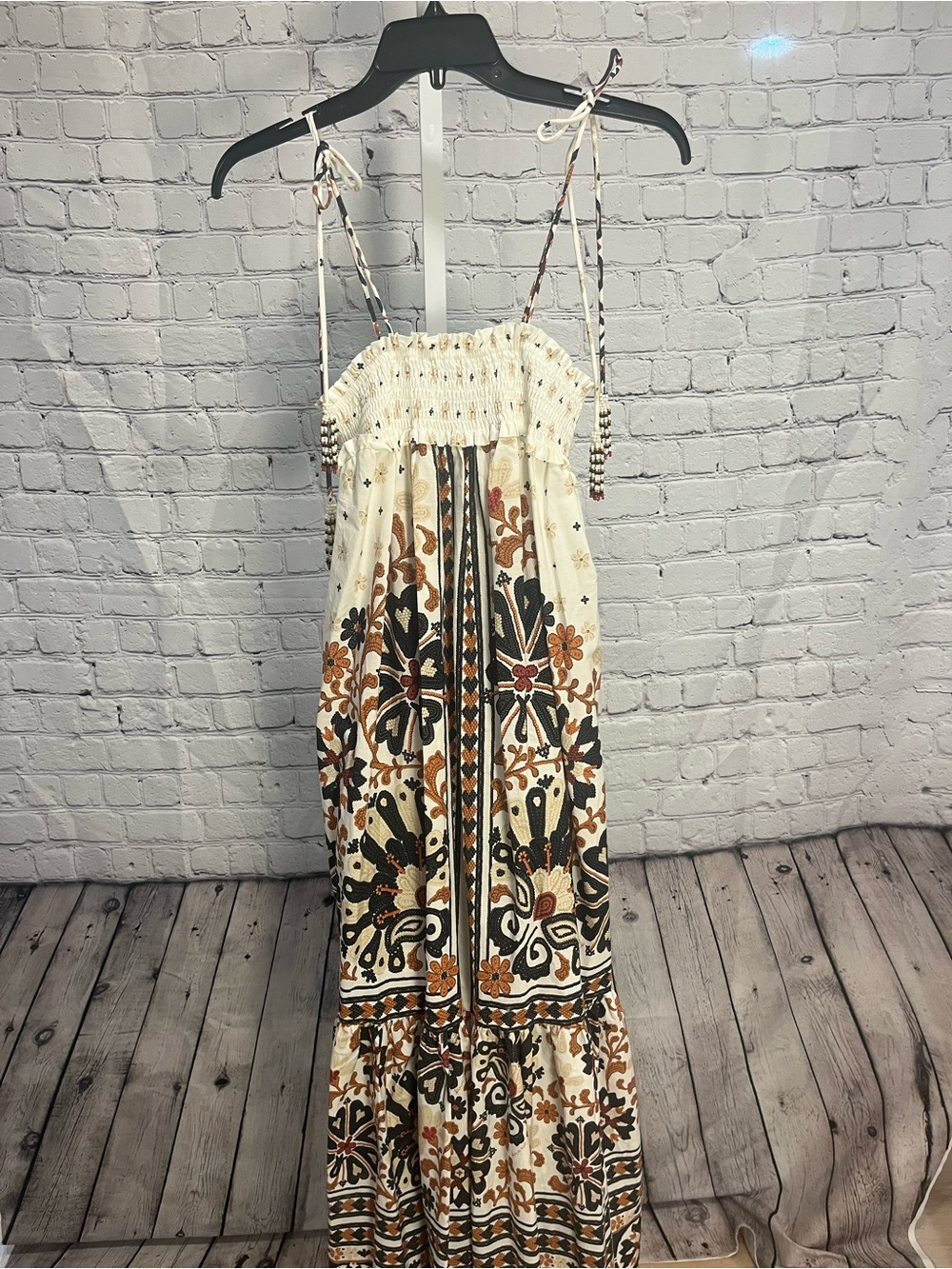Farm Rio Flower Fan Tapestry Off-White Midi Dress - Picture 5 of 12